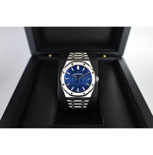 Audemars Piguet Royal Oak 41mm Selfwinding White Gold Blue Dial 15503BC.OO.1220BC.01 - Image 13