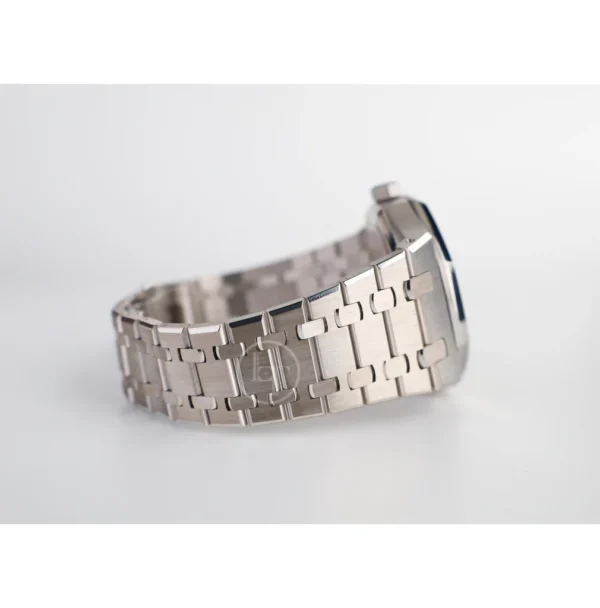 Audemars Piguet Royal Oak 41mm Selfwinding White Gold Blue Dial 15503BC.OO.1220BC.01 - Image 11