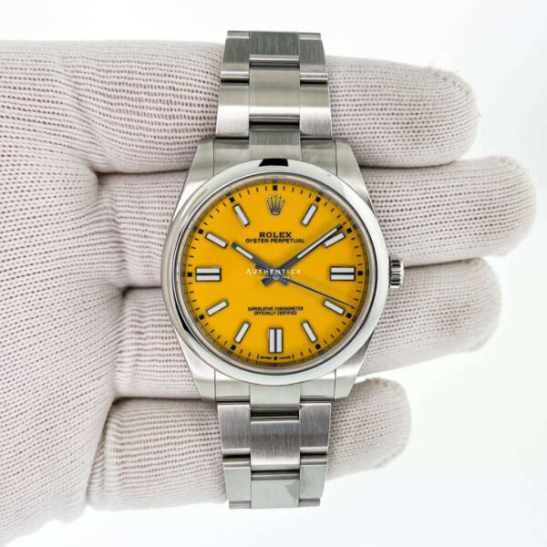 ROLEX OYSTER PERPETUAL 41 STAINLESS STEEL YELLOW DIAL 124300 - Image 4